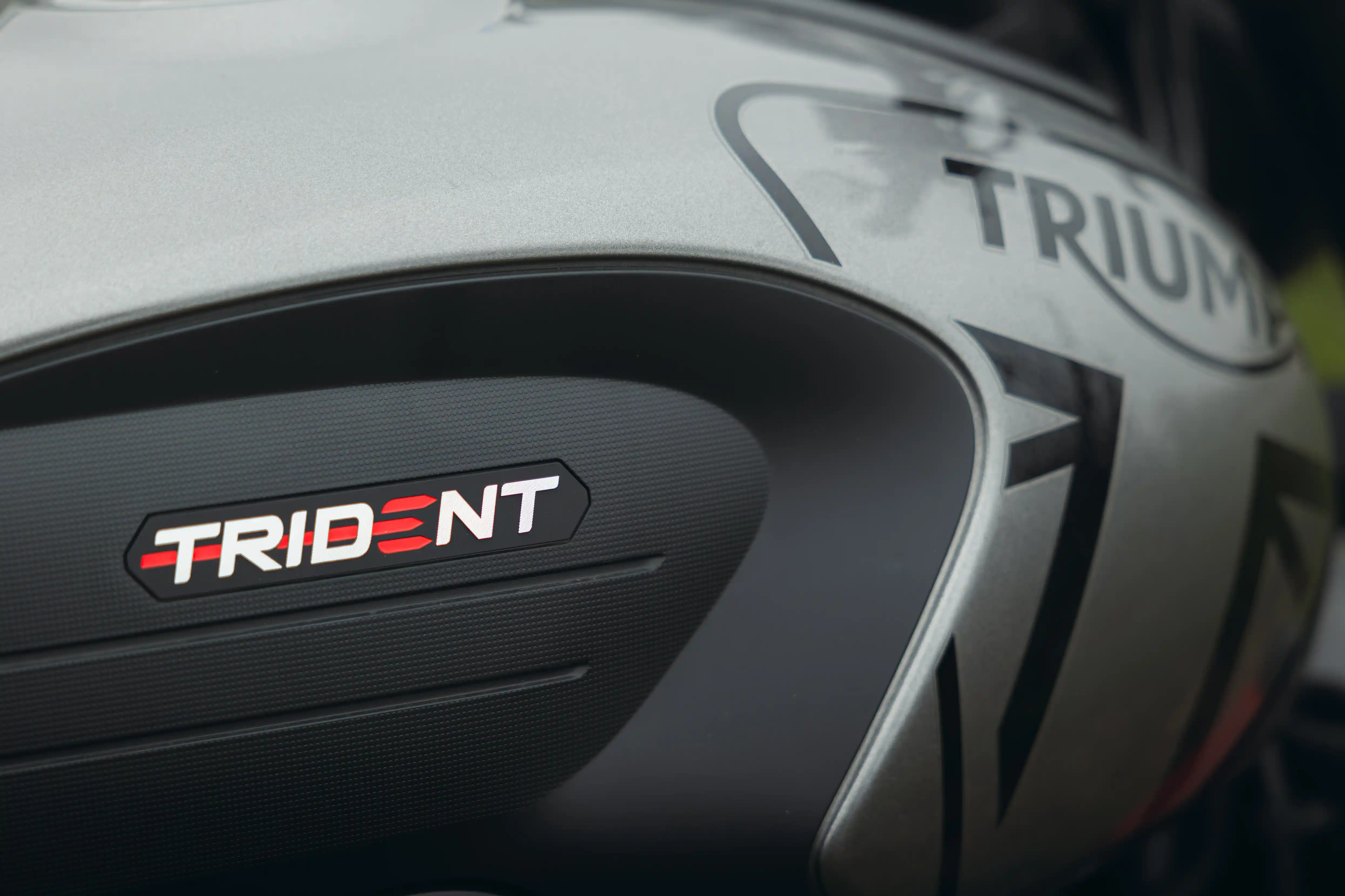 Image 2 d'un shooting moto avec Cyriac du photographe Nathan Maurer.